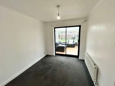 3 bed detached house to rent in NE11 - Photo 4