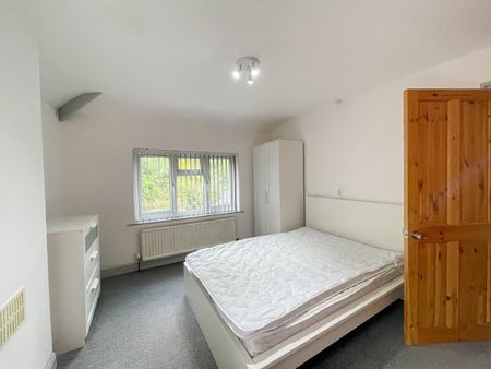 Upper Garth Road, Bangor, Gwynedd, LL57 - Photo 3