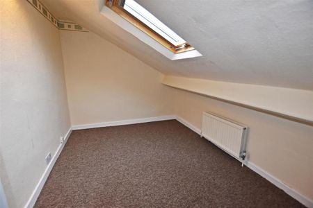 2 bedroom maisonette to rent - Photo 2