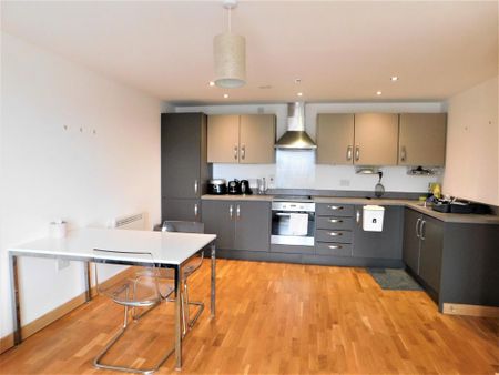 2 bedroom flat to rent - Photo 4