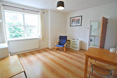 1 bedroom flat to rent - Photo 2