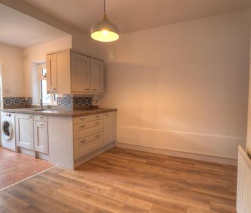 2 bedroom terraced house to rent - Photo 6