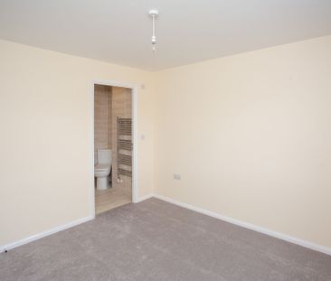 3 bedroom house to rent, Available unfurnished from 28/03/2025 - Photo 6