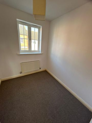 3 bedroom terraced house to rent - Photo 2