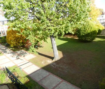 Location Appartement 2 pièces 39m² FONTAINEBLEAU 77300 - Photo 4