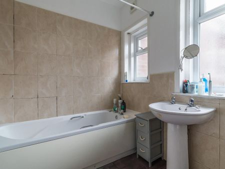 5 bedroom terraced house to rent - Photo 4