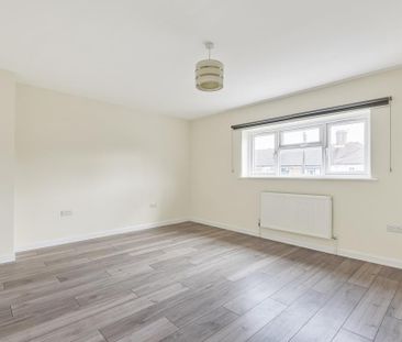 2 bedroom semi-detached house to rent - Photo 5