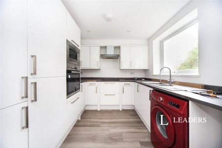 2 bedroom flat to rent - Photo 5