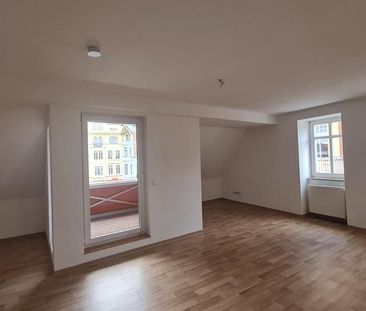 2-Raum-Wohnung DG mit Loggia - direkte Marktlage in Finsterwalde - Photo 2