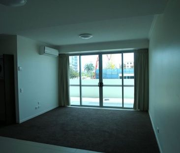 MODERN RIVER FRONT APARTMENT - Photo 1