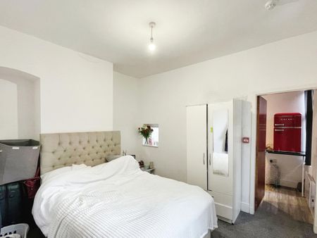 1 bed flat to rent in Fosse Road South, Leicester, LE3 - Photo 2