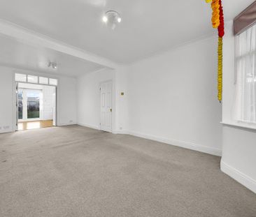 3 bedroom semi-detached house to rent - Photo 4