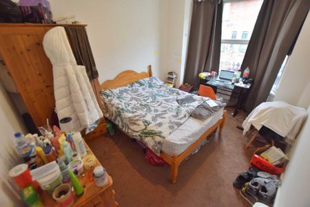 6 bedroom terraced house to rent - Photo 2