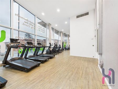 2 bedroom flat to rent - Photo 2