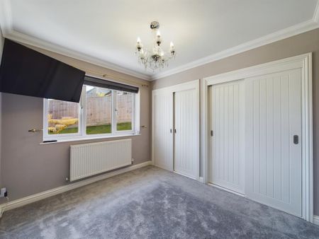 3 bedroom detached bungalow to rent - Photo 2