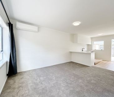 This renovated one bedroom unit is ready for you to move in - Photo 5