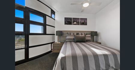 Exceptional Style & Prime Prahran Location - Photo 4