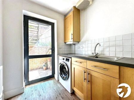 4 bedroom terraced house to rent - Photo 5