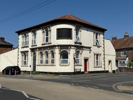 Clouds Hill Road, Bristol - Photo 3