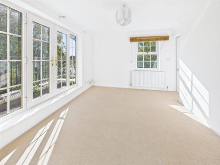 4 bedroom semi-detached house to rent - Photo 5