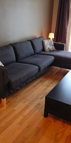 Logement 4 1/2 à louer meublé - SEPTEMBRE - face métro VIAU / dernier étage - Photo 1