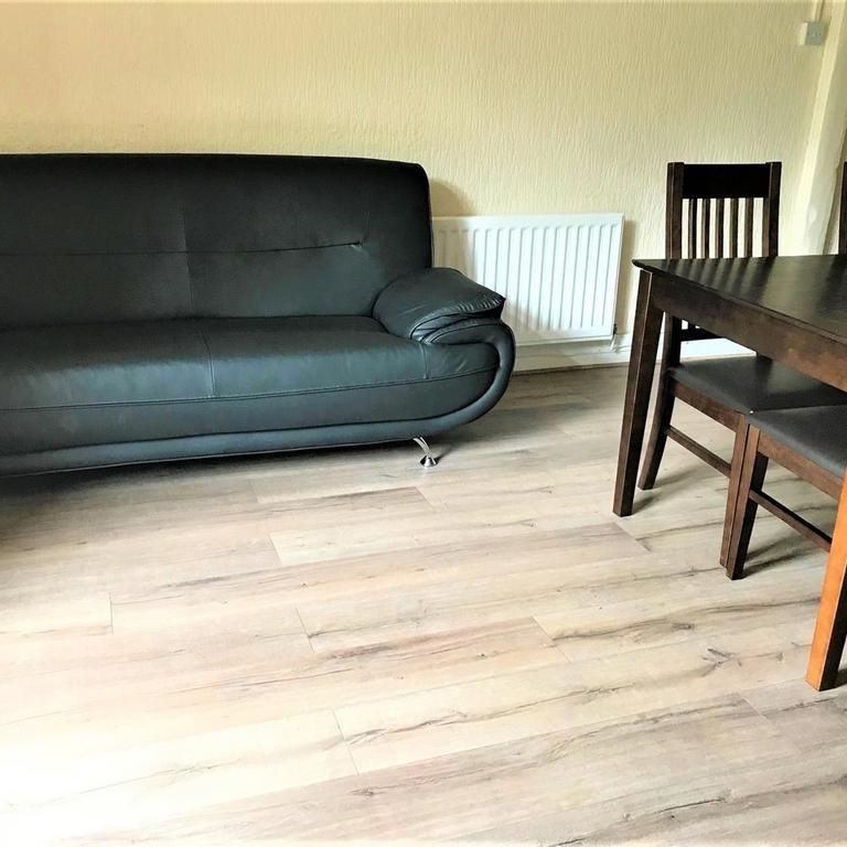 5 bedroom end of terrace house to rent - Photo 1
