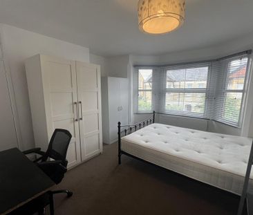 4 bedroom terraced house to rent - Photo 4