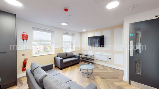Stockport Road, Manchester, SK8 2JX - Photo 1