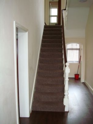 8 Bed student house in Fallowfield - Photo 1