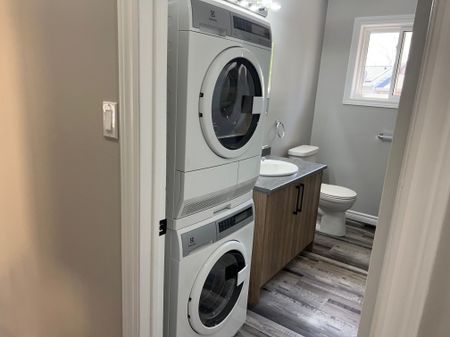 For Lease - 206 Little Avenue Unit# Main Floor, Unit1, Barrie, Ontario - Photo 3