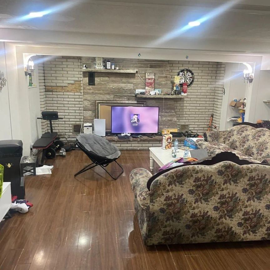 92 Silverstone Drive #Basement - Photo 1