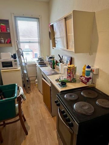 Bedsit to rent - Photo 2