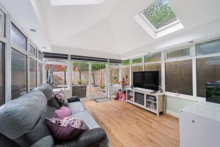 3 bedroom end of terrace house to rent - Photo 5