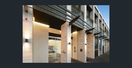 Balaclava Beauty, Al Fresco Lifestyle - Photo 5