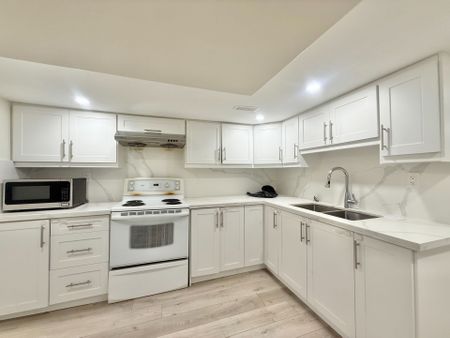 For Lease - 76 Maldives Crescent Unit# 2, Brampton, Ontario - Photo 2