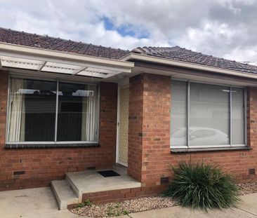 Ideally located 2 bedroom unit - ready to move in now! - Photo 5