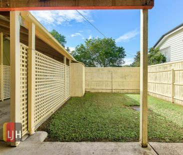 AIR CONDITIONED TWO BEDROOM TOWNHOUSE WITH COURTYARD - Photo 1