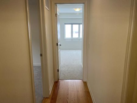 For Lease - 105 Picardy Drive, Hamilton, Ontario - Photo 5