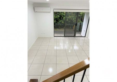 Modern 3 Bedroom Townhouse Available From 21/01/2025 - Photo 4