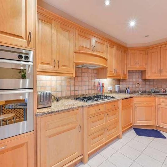 Prince Albert Road, Regent's, NW8 - Photo 1