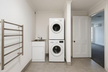 Newly renovated - Photo 5