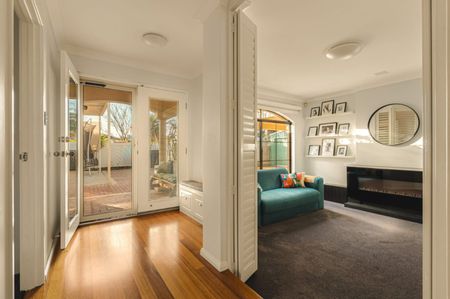 Spacious Riverside Family Home with Pool, Entertaining & Expansive Grounds - Photo 3