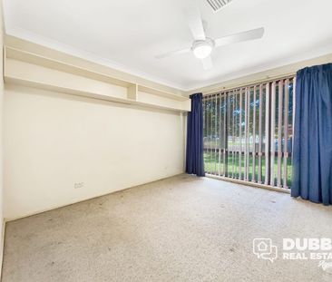 THREE BEDROOM HOME WITH IN-GROUND POOL - Photo 2