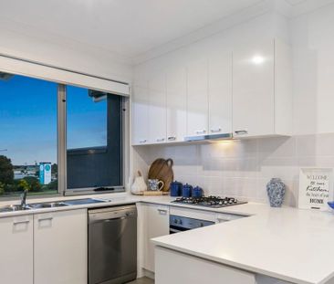 18 Topal Drive, Officer VIC 3809 - House For Rent | Domain - Photo 6