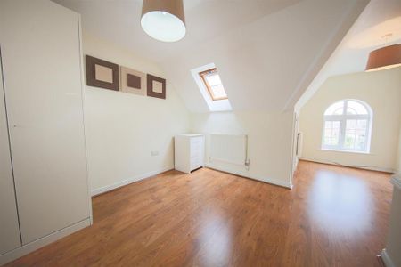 4 bedroom terraced house to rent - Photo 5