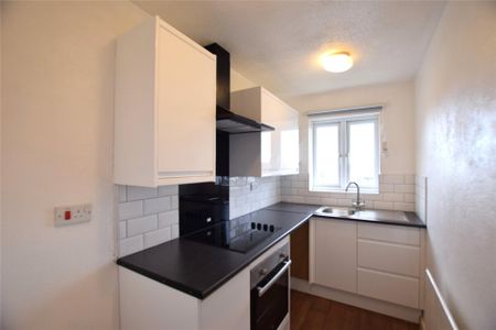 Celandine Way, Windy Nook, NE10 - Photo 2