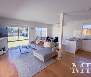 Fully Furnished on Sixth - Photo 1