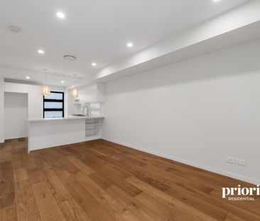 Spacious and private townhouse including solar - Photo 1