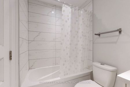 Detached Home For Lease | C8144674 - Photo 5