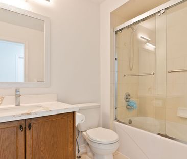 For Lease - 107 Frenchpark Circle, Brampton, Ontario - Photo 5